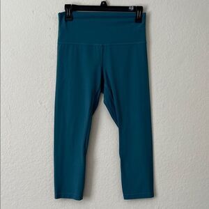 Like New! Lululemon Dark Green Lightweight High Waist Ankle Leggings in Size 8